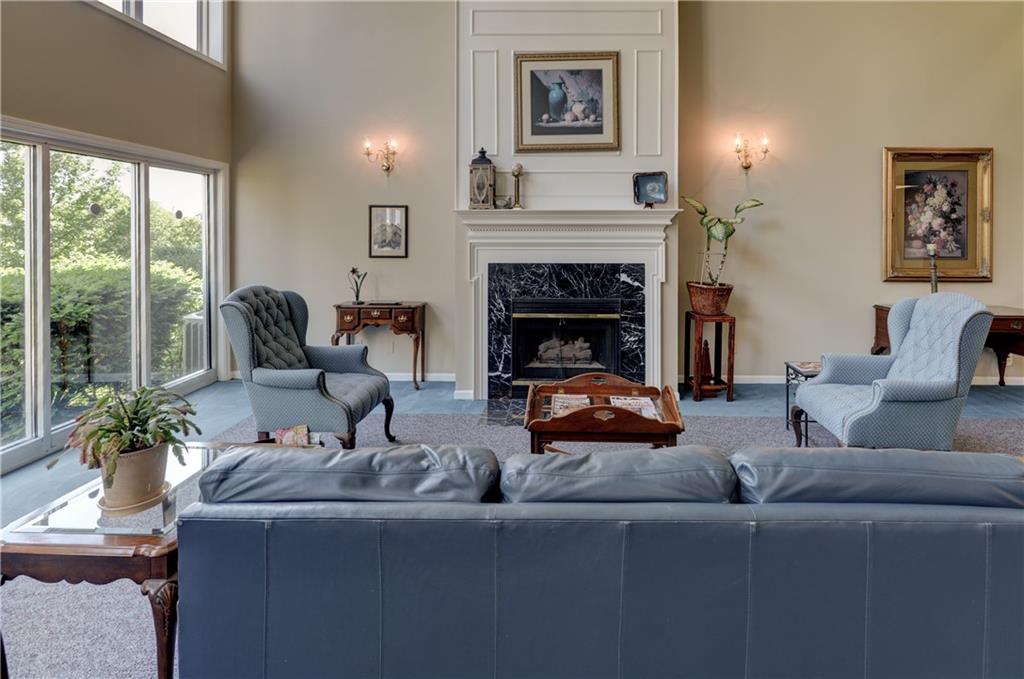 Independence, Missouri 64055, United States, 2 Bedrooms Bedrooms, ,2 BathroomsBathrooms,Residential,Contingent,141026