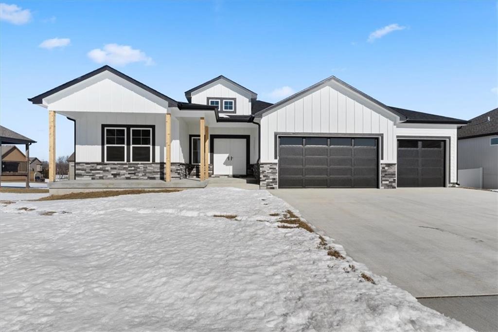 812 W Rader Street