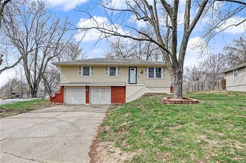 1913 SW Gladstone Drive, Blue Springs, MO 64014 - MLS#: 2607275