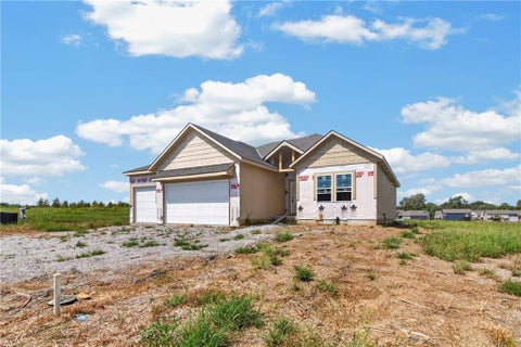 Photo of 11110 E 209th Street, Peculiar, MO 64078 (MLS # 2647914)
