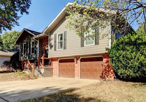 Photo of 1654 Boone Trail, Lees Summit, MO 64063 (MLS # 2584344)