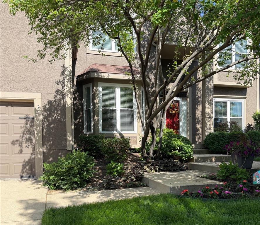 8528 Candlelight Lane