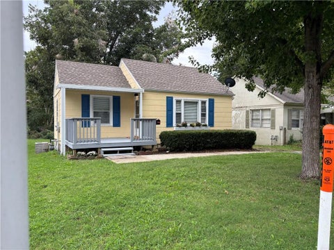 Photo of 10821 E 19th Street, Independence, MO 64052 (MLS # 2644305)