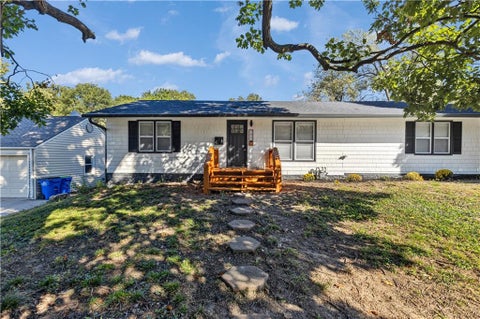 Photo of 7800 W 59th Terrace, Mission, KS 66202 (MLS # 2648427)