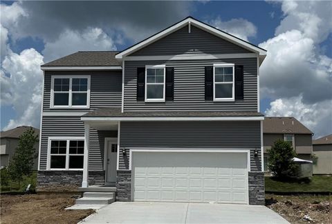 721 Fallen Leaf Drive, Belton, MO 64012 - MLS#: 2605235