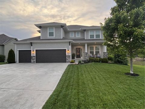 Photo of 11252 S Crestone Street, Olathe, KS 66061 (MLS # 2618356)