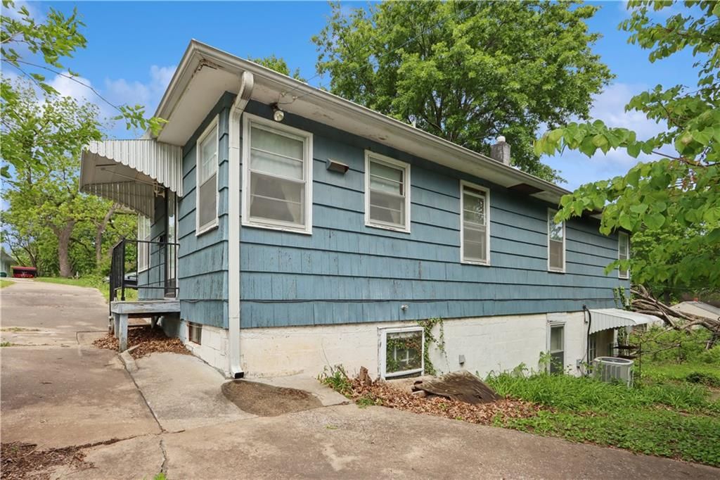 Photo of 3605 S Norwood Avenue, Independence, MO 64052 (MLS # 2618877)