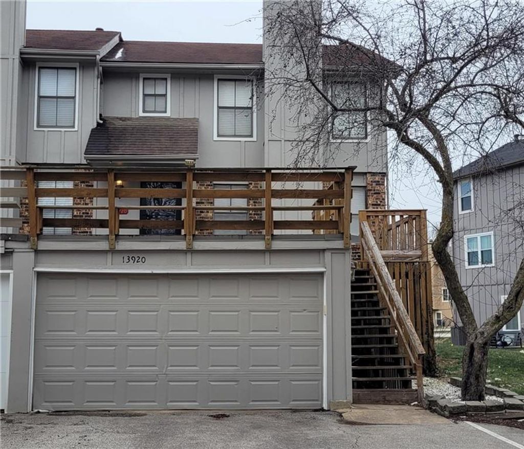 Photo of 13920 DUNDEE Circle, Grandview, MO 64030 (MLS # 2607912)