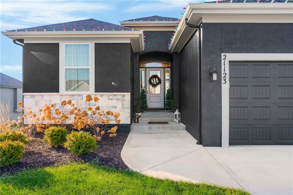 21123 W 186th Terrace