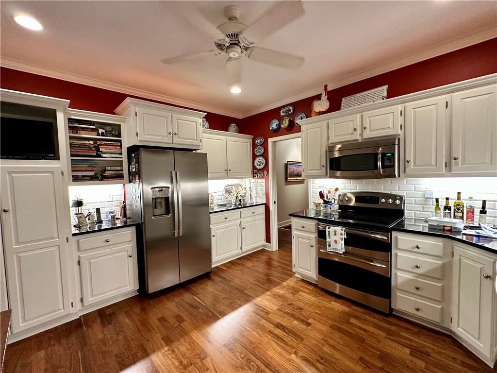 7221 Mission Road 211