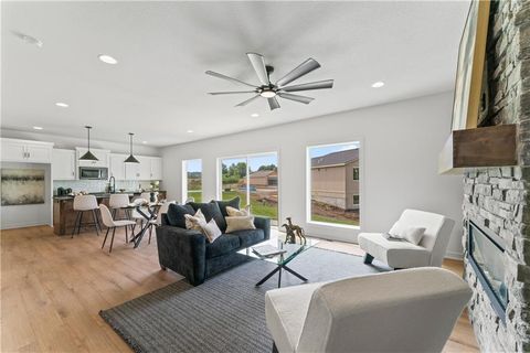 2004 SE Oak Ridge Drive, Oak Grove, MO 64075 - MLS#: 2545163