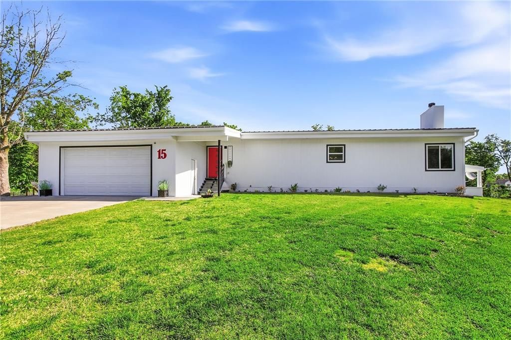 Photo of 15 NE Johnson Street, Lees Summit, MO 64063 (MLS # 2618635)