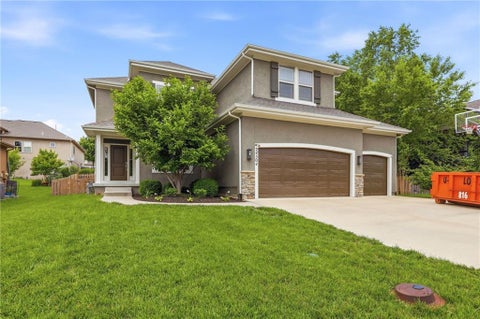 Photo of 24504 W 80th Place, Lenexa, KS 66227 (MLS # 2638660)