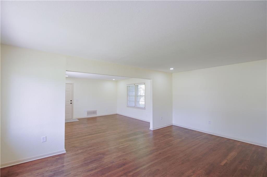 502 W Broadway Street