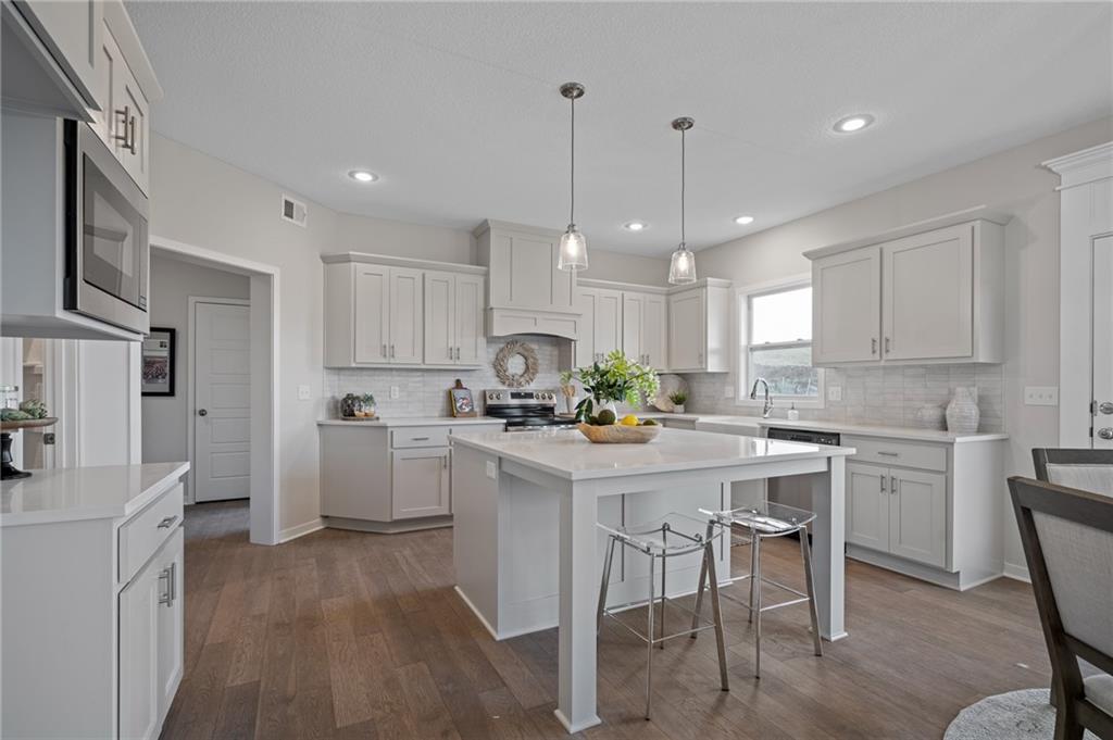 19422 W 114th Terrace