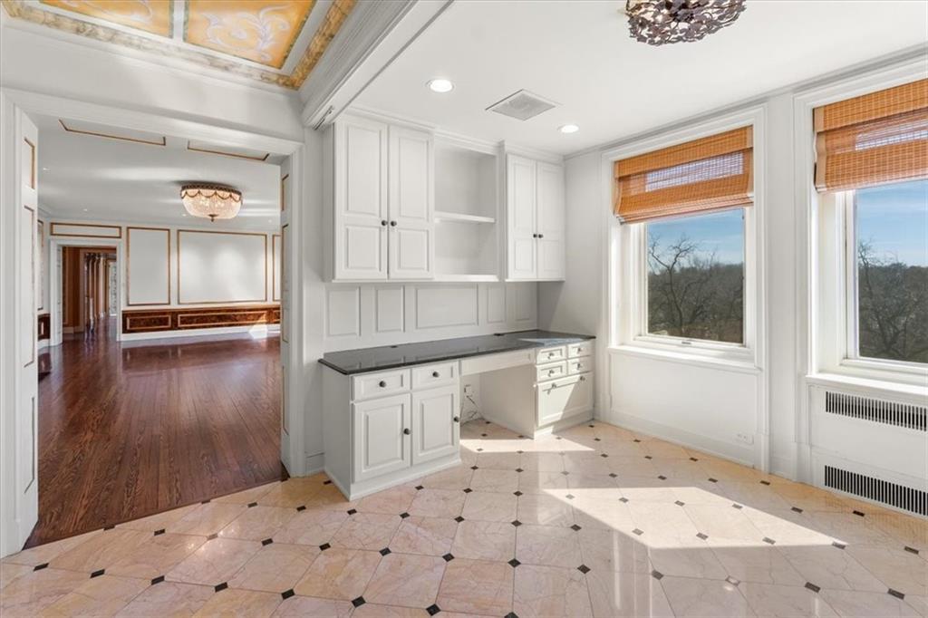 5049 Wornall Road 4D