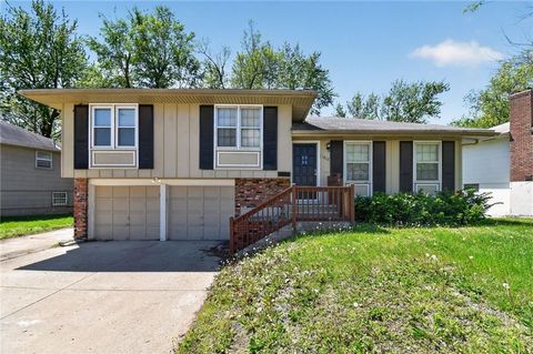 Photo of 11612 Sycamore Drive, Kansas City, KS 64134 (MLS # 2615041)