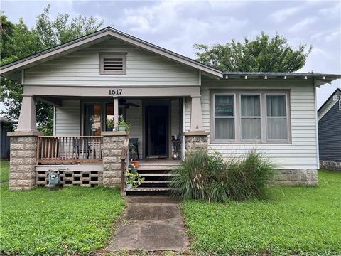 Photo of 1617 Dirr Avenue, Parsons, KS 67357 (MLS # 2627146)
