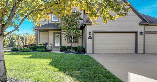 20903 W 116TH TER, OLATHE, KS 66061 - Image 5ed2d5ef2ddc1198d5bfcbe4f370efd3/3937198657