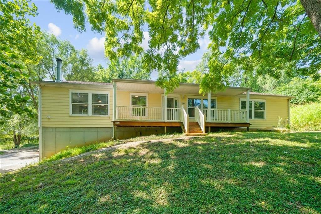 Photo of 7941 Parkview Avenue, Kansas City, KS 66109 (MLS # 2635117)