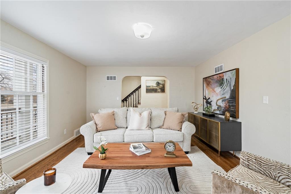 627-629 E Meyer Boulevard