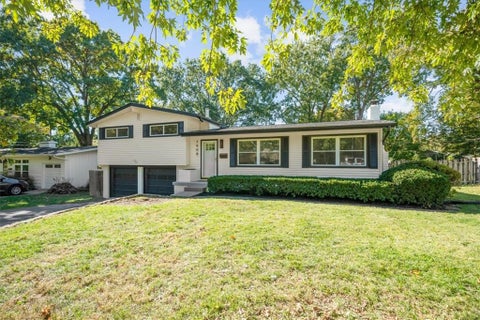 Photo of 7908 Windsor Street, Prairie Village, KS 66208 (MLS # 2648138)