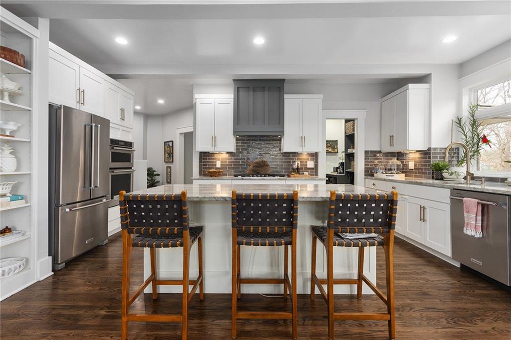 1401 Woodbury Lane