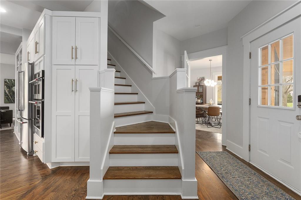 1401 Woodbury Lane