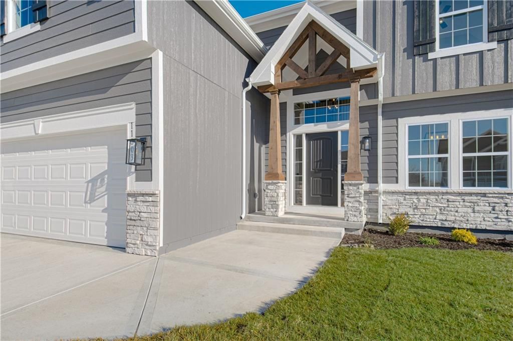 Photo of 6004 NE 118th Street, Kansas City, MO 64156 (MLS # 2618964)