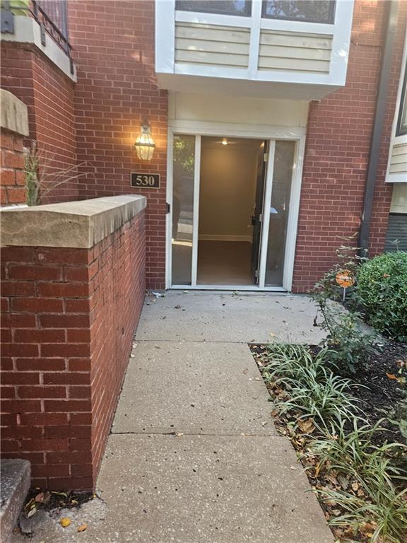 530 W 10th Street 530