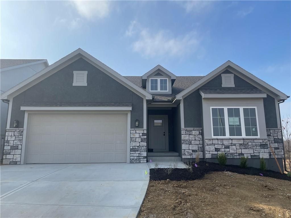 Photo of 2152 Black Walnut Drive, Liberty, MO 66085 (MLS # 2579105)