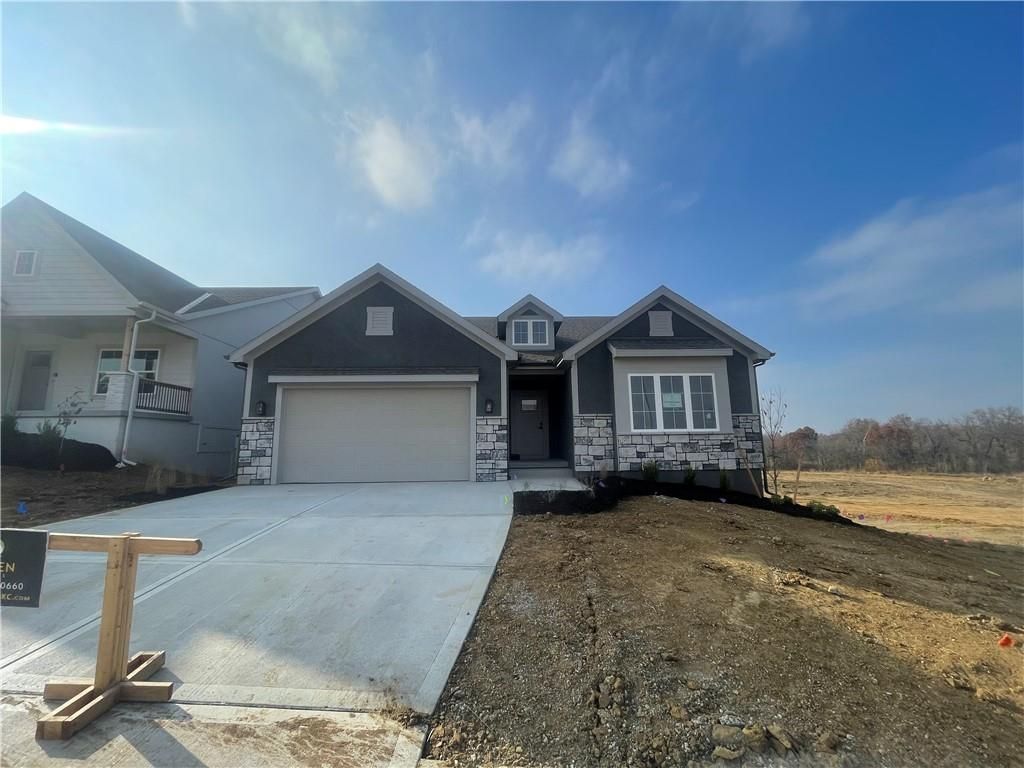 Photo of 2152 Black Walnut Drive, Liberty, MO 66085 (MLS # 2579105)