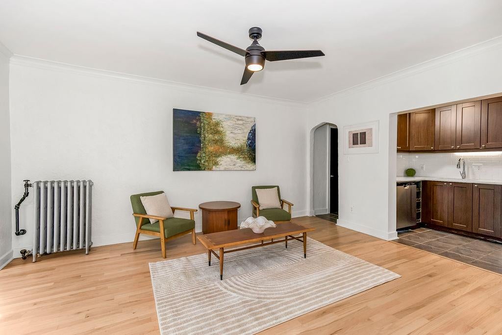 700 W 48th Street 105