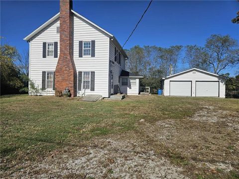 16003 E Katy Track Road Nevada MO 64772