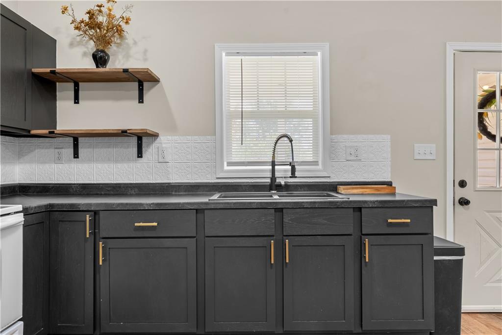 2414 Washington Street