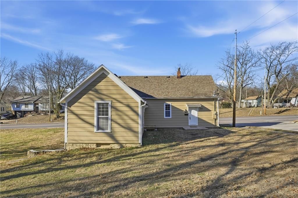 Photo of 543 Buttinger Place, Leavenworth, KS 66024 (MLS # 2592317)