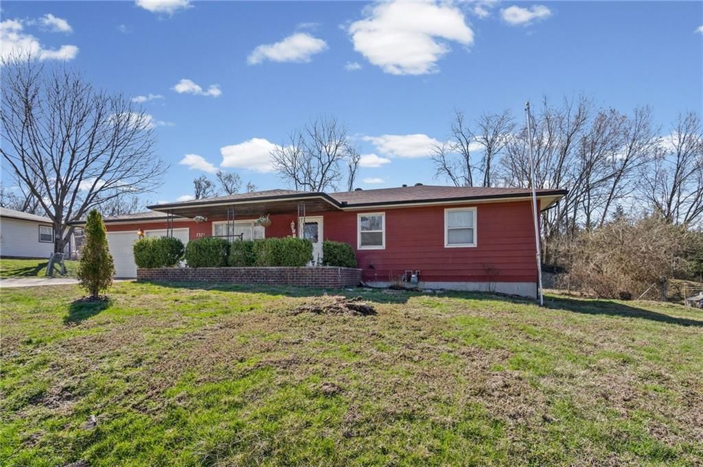 Photo of 7321 Sloan Avenue, Kansas City, KS 66109 (MLS # 2608439)