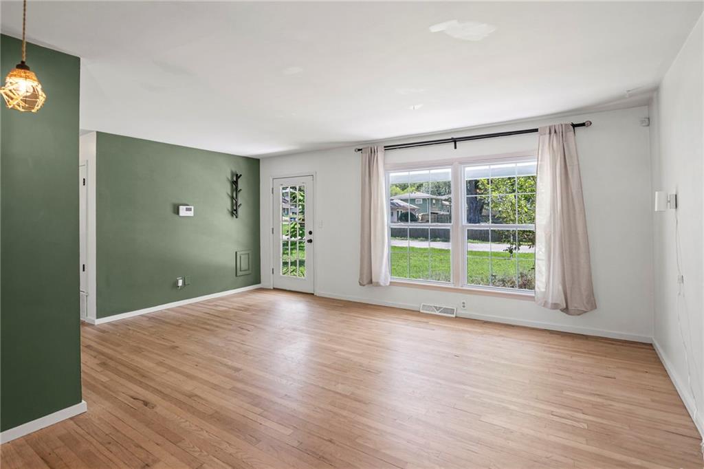302 SE 8th Street