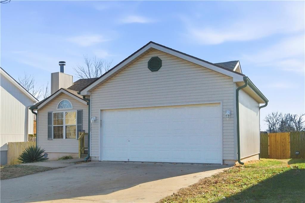 Photo of 16405 E 3rd Terr Court N, Independence, MO 64056 (MLS # 2592262)
