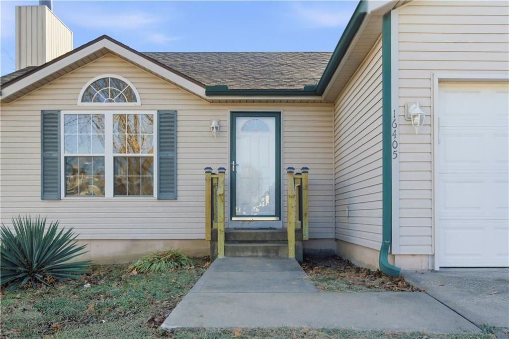Photo of 16405 E 3rd Terr Court N, Independence, MO 64056 (MLS # 2592262)