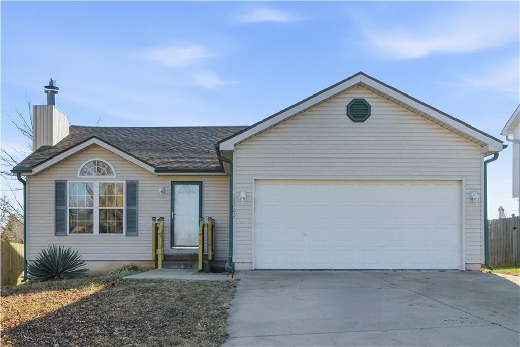Photo of 16405 E 3rd Terr Court N, Independence, MO 64056 (MLS # 2592262)