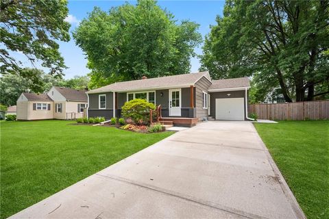 Photo of 4607 W 59th Street, Fairway, KS 66205 (MLS # 2626943)