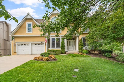 Photo of 8217 W 146th Terrace, Overland Park, KS 66223 (MLS # 2627584)