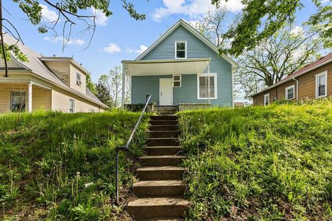 Photo of 3014 Olive Street, St Joseph, MO 64507 (MLS # 2616305)