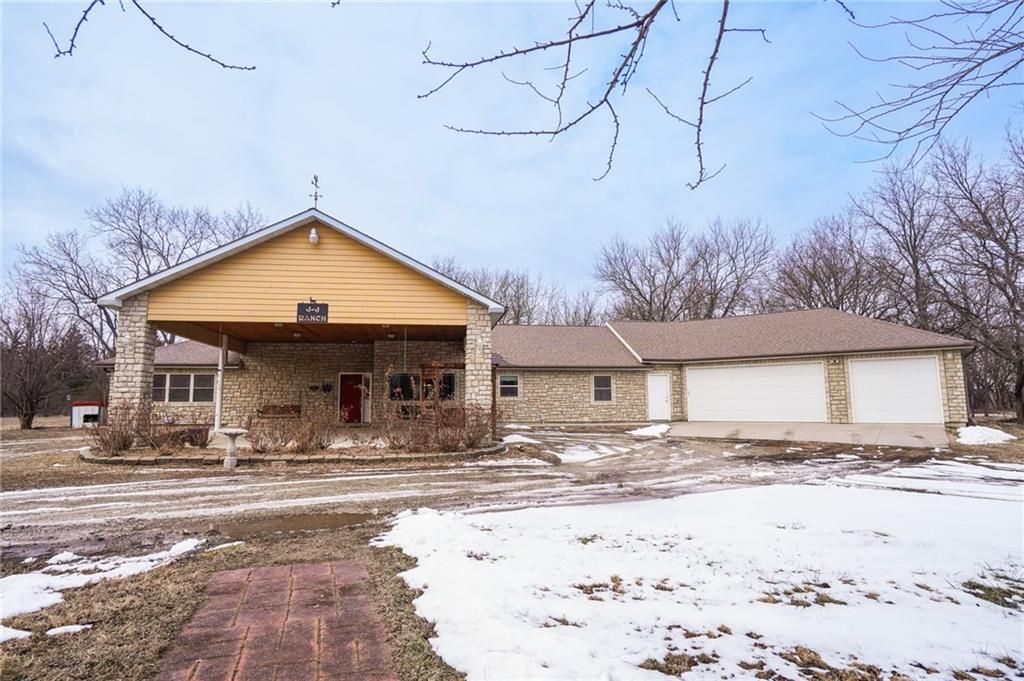 Photo of 25303 NW 169 Highway, Garnett, KS 66032 (MLS # 2599343)
