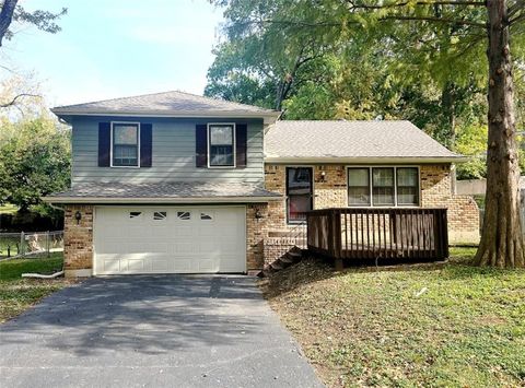 Photo of 5007 Outlook Street, Mission, KS 66202 (MLS # 2584745)