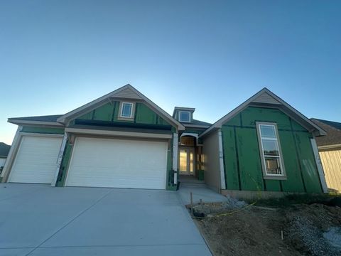 7040 NW Forest Lakes Drive Parkville MO 64152