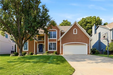 Photo of 4714 W 139th Terrace, Overland Park, KS 66224 (MLS # 2629076)