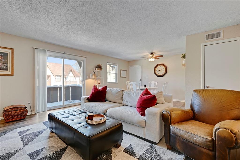 6228 Robinson Street 4