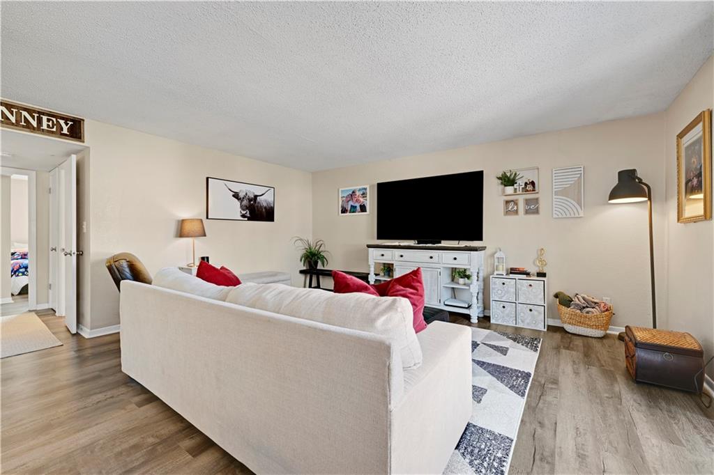 6228 Robinson Street 4